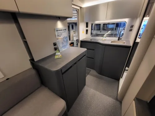 Adria Action Sport 391 LH 'Off-road' und komplett Foto: 17