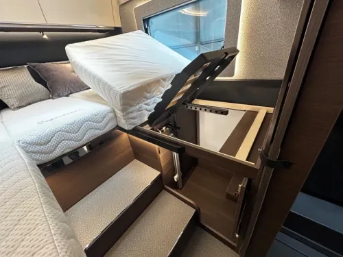 Adria Supersonic 780 SL 360 gr cam, liner seats photo: 23