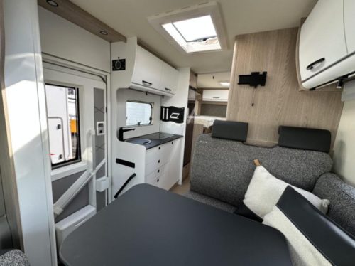 B&uuml;rstner Lyseo Time T Skyline 690 G 2 APARTE BEDDEN-AUTOMAAT foto: 11