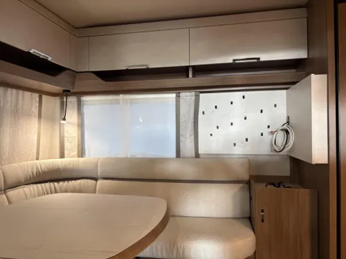 Tabbert Cazadora 490 TD round seating / French bed photo: 7