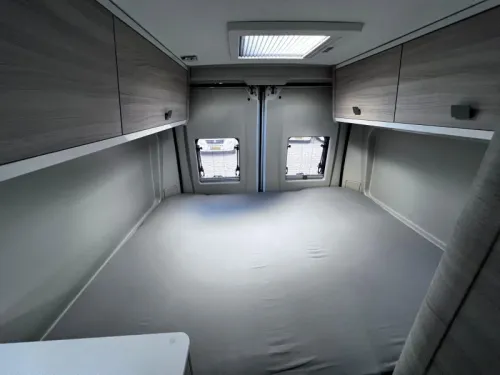 Forster V 636 EB Van conversion with transverse bed  photo: 12