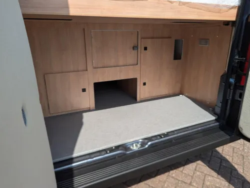 La Strada Avanti 180hp Auto. single beds  photo: 19