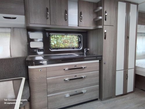 Hobby Prestige 560 UL Single beds+dinette photo: 8