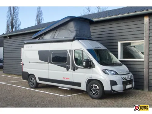 Sunlight Cliff 602 RT bus camper