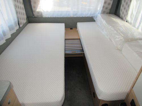 Dethleffs Nomad Avantgarde 510 LE AS NEW! TALL FRIDGE. photo: 4