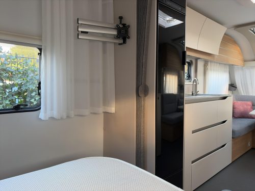 Adria Adora 613 UL Mover/Airco/Floor heating photo: 7