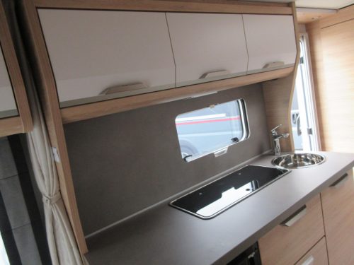 Knaus Sudwind Black Selection 420 QD COMPACT AND LARGE KITCHEN! photo: 7