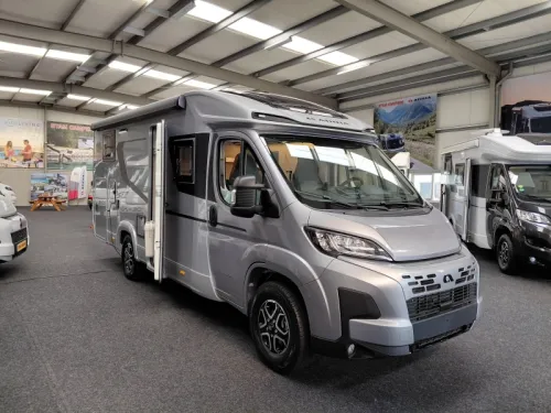 Adria Compact Supreme DL 2027 automaat  foto: 1