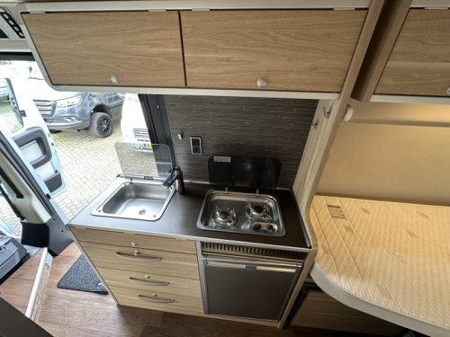 Hymer Yellowstone 640 AUFSTELLDACH + L&Auml;NGSBETTEN Foto: 9