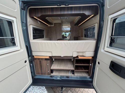 Laika Ecovip 645 unique van conversion packed with options photo: 22