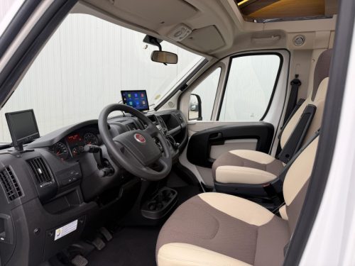 Adria Coral S 600 SC Levelsysteem  foto: 6