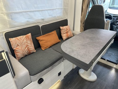 Challenger Graphite Ultimate 380 ( Chausson 720 ), 5 berths photo: 8