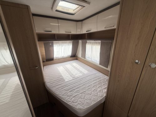 B&uuml;rstner Averso Plus 500 TS AWNING/POP-TOP ROOF/6-PERSON photo: 15