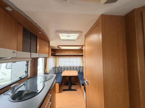 Dethleffs Camper Lifestyle 590 S Queensbed Airco Zelt Foto: 8
