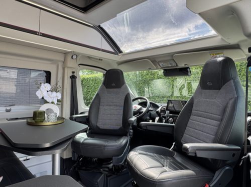 Adria Twin Sports 640 SGX Supreme 180 ch AUTOMATIQUE 9 vitesses Euro6 Fiat Ducato Maxi 4250 kg **Lits jumeaux r&eacute;glables en hauteur / Toit relevable m photo : 11