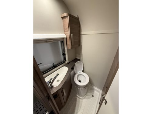 Knaus Sport 400 QD Fixed bed Mover Awning(TOP)  photo: 15