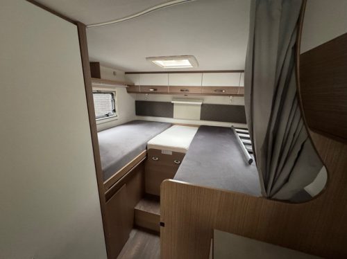 Fiat Ducato Hymer Carado I338 2.3 Single beds Pop-top roof Air conditioning photo: 13
