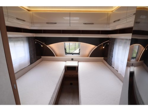 Hobby Excellent 495 UL Single bed/ Thule awning photo: 7
