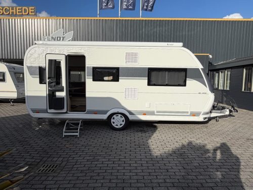 Hobby De Luxe 495 UL Met Thule luifel  foto: 2