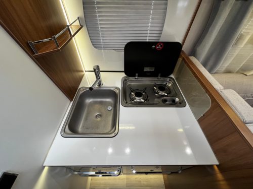 Pilote P 706 GJ Motorhome, 4 berths photo: 8