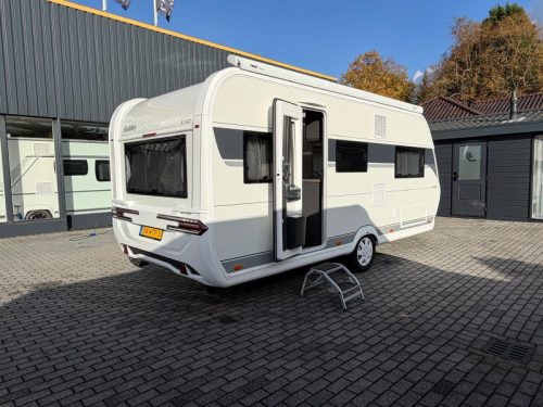 Hobby De Luxe 495 UL Met Thule luifel  foto: 3