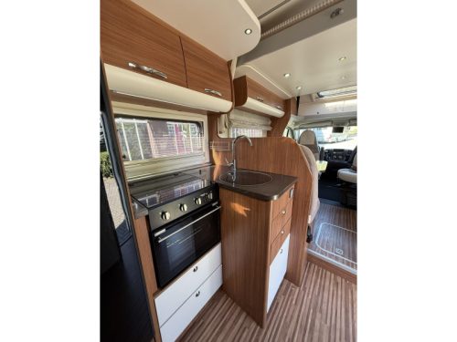 Adria Matrix 680 SP Spacious seating! photo: 13