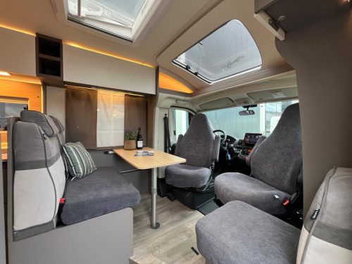 LMC Tourer 660 T Single beds, E&P, Air conditioning photo: 1