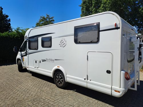 Knaus Sky TI 700 MEG E&P leveling system photo: 3