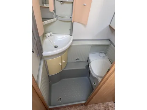 B&uuml;rstner Ventana Avantgarde 430 TN mit neuem Vorzelt Foto: 11