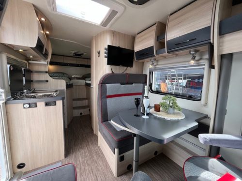 Hobby Siesta V65 Ge V Edition Aut. 2x Airco/Enkele bedden/Alko Levelsysteem foto: 1