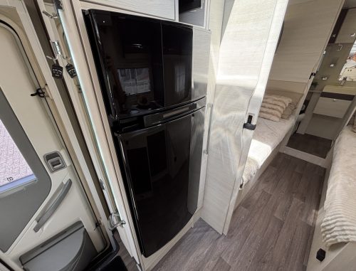Challenger 377 SINGLE BEDS+POP-TOP ROOF LEVELLING SYSTEM MAXFANN  photo: 7