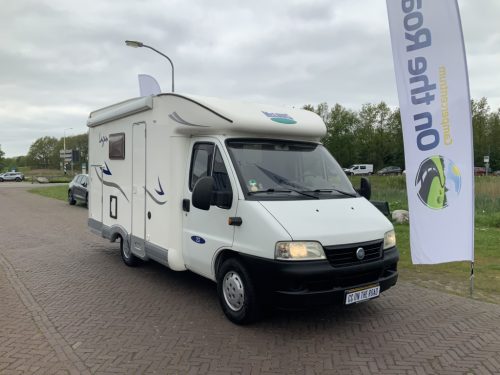 McLouis Lagan 253 G Semi-integrated, Small camper, with bicycle garage, Transverse bed, Year 2006 Camper centrum On The Road photo: 2