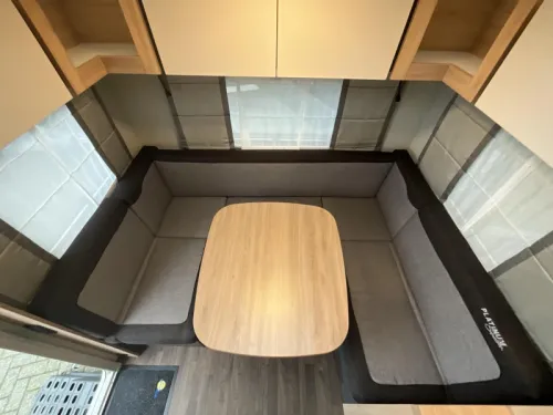 Knaus Sport Platinum 450 FU AKTION MODELL-FRANZ&Ouml;SISCHES BETT Foto: 4