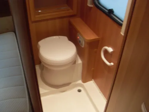 Eriba Sporting Jive 465 mit Rangierhilfe Foto: 6