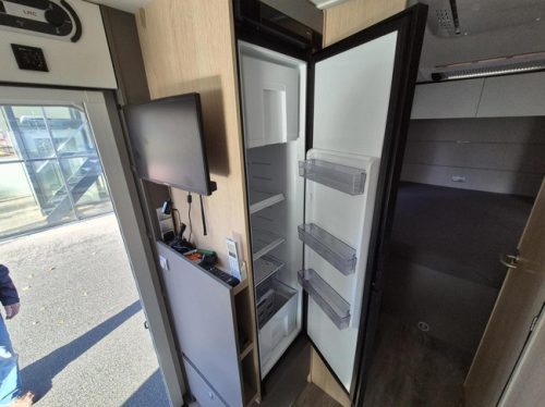 LMC Tourer Lift H 720 Queensbett &amp; Hubbett, 2x Klimaanlage, Kamera Foto: 16