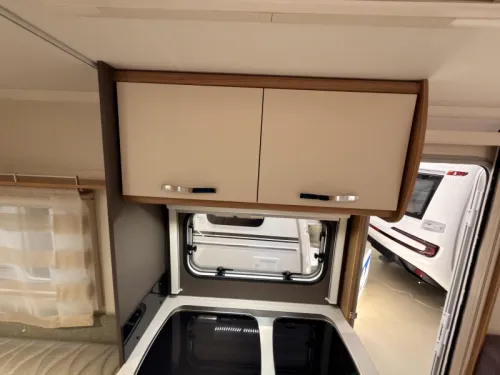 Caravelair Antares Style 450 Awning+mover+awning  photo: 17