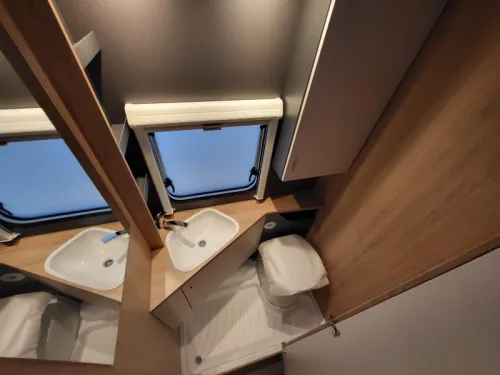 Caravana Knaus Sport Platinum 420 QD modelo 2027 foto: 6