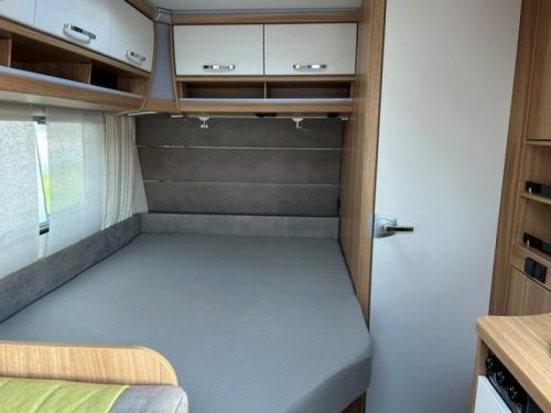 Dethleffs Camper 390 FS Mover & Markise Foto: 3
