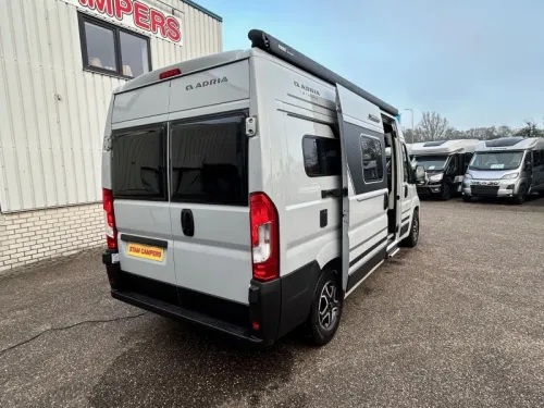 Adria Twin 600 SLB Select Spring Edition automatic photo: 3