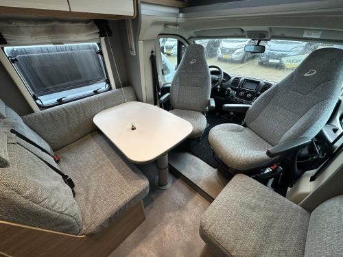 Dethleffs Just 7052 DBM roof air conditioning photo: 4