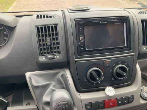Knaus Van Ti 600 ME &ndash; Complete 3 liter 160 HP Semi-integrated, fixed bed, half-dinette, swivel seats Motorhome centre on the road photo: 11