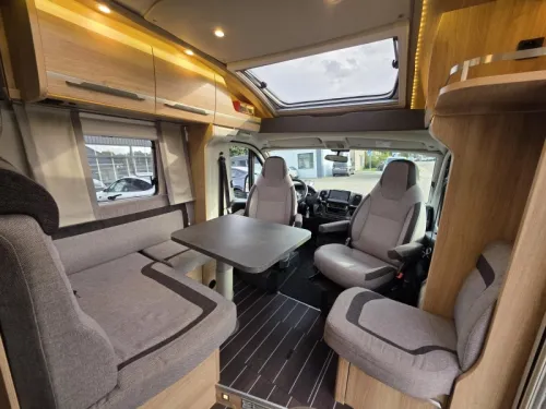 Knaus Sky TI 650 MEG 160PS Automatik Foto: 4