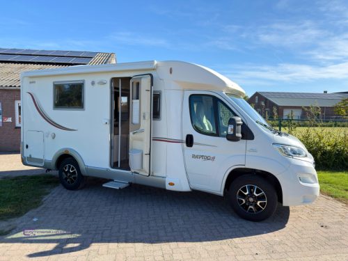 Rapido S6 640 F Queensbett nur 6,50m Foto: 5