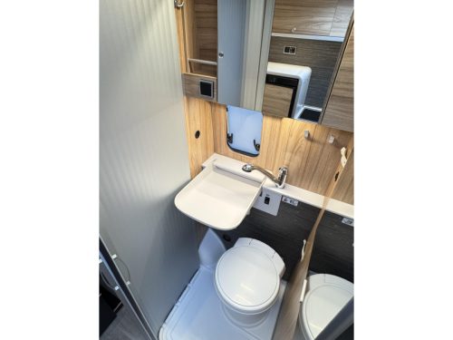Hymer Yellowstone 640 - Langes 205 cm Bett ! - Foto: 11
