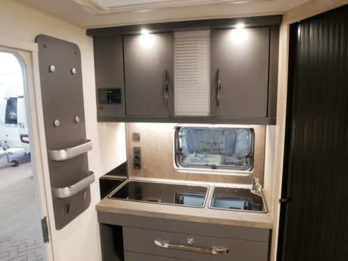 Hobby De Luxe 460 SFF Modell 2027  Foto: 3