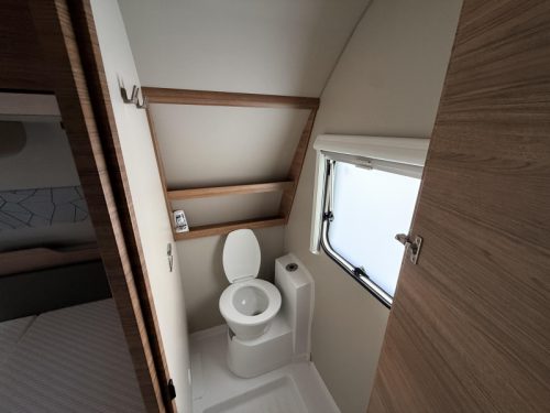 Weinsberg CaraOne Edition HOT 500 FDK Etagenbett/Klimaanlage/Rangierhilfe Foto: 15