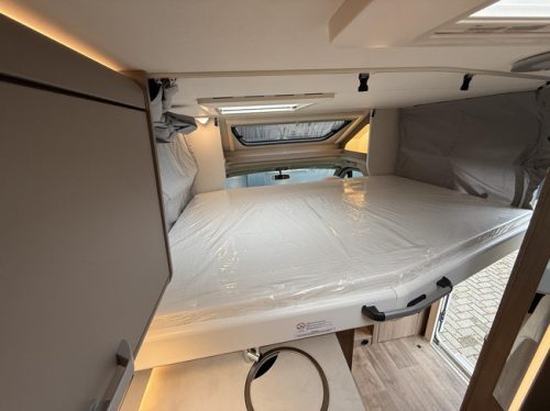 Carado T328 Pro+ Automatic pop-top roof 5 seats photo: 7