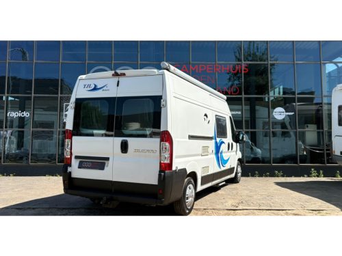 P&ouml;ssl 2win TJL,Fixed bed,Awning,120HP photo: 3
