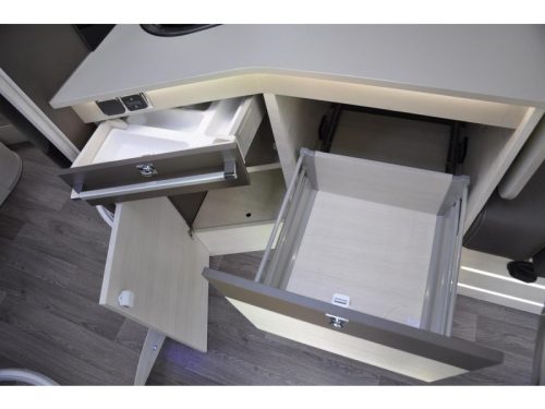 Challenger Mageo 378 XLB face to face xl queen bed photo: 13
