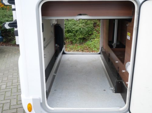 LMC Cruiser Exclusive T692G, Queensbed, XXL Garage, XXL Koelkast!! Foto: 19